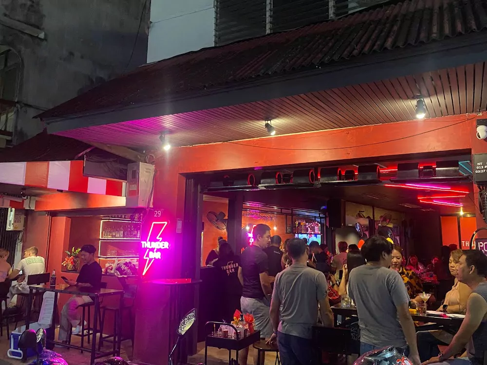Phuket Town, Thunder bar explore
