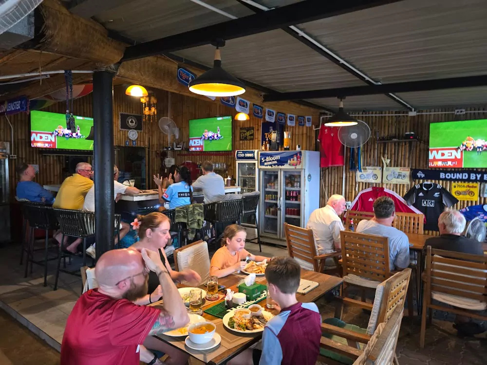 Чалонг, Chalong Pier Restaurant & Sports Bar карта