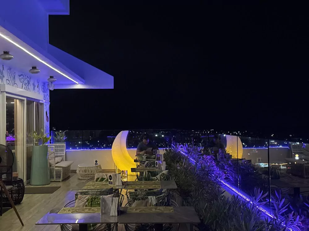 Phuket Town, Estrela Rooftop Bar & Restaurant how to get there