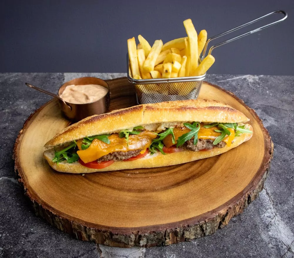 Kathu, Coyote Bar Restaurant By Mister Grill how to get there