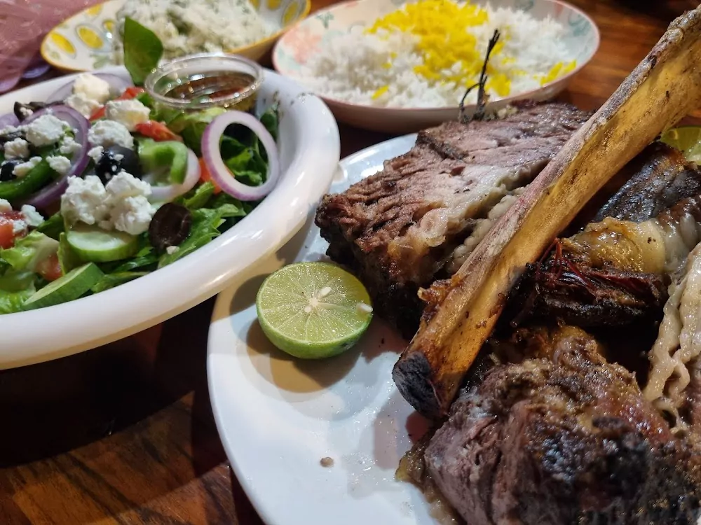 Чалонг, Ali’s Smoke House часы работы