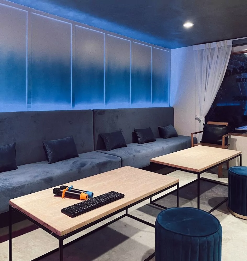 Phuket Town, Tones Karaoke by Tantitium сходить