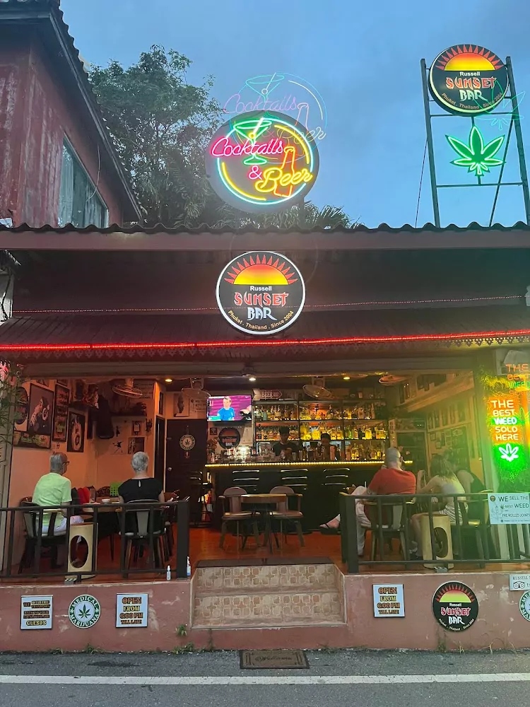 Panwa, Russell Sunset Bar working hours