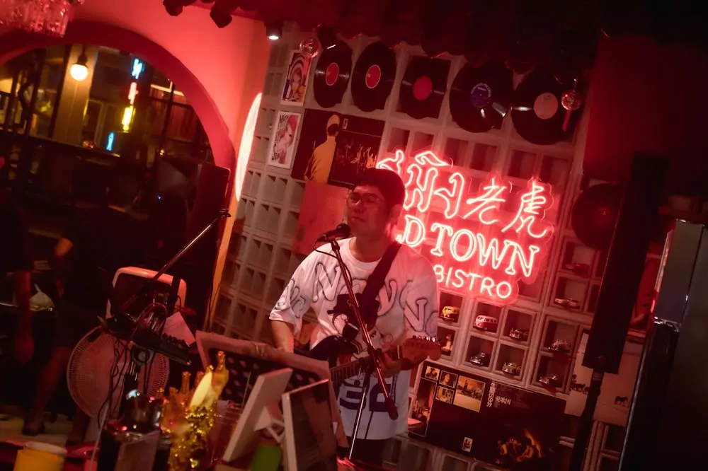 Phuket Town, Saming Phuket Old town opening hours