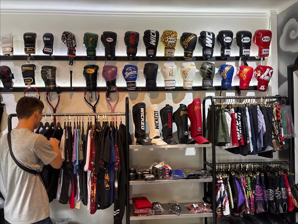 Чалонг, MMA GUY Cafe & Ice Bath сходить