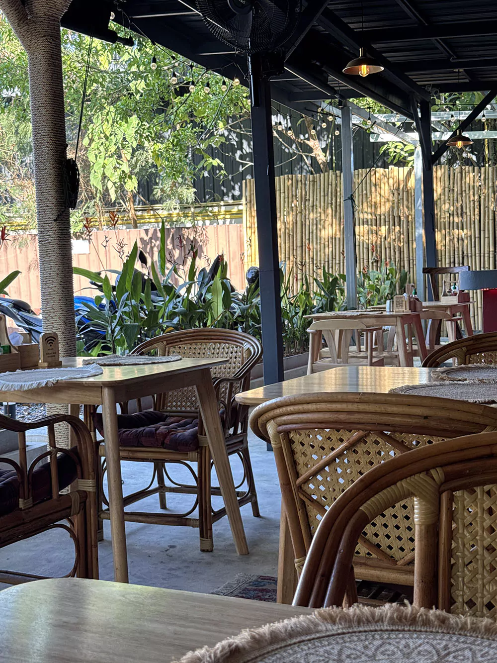 Rawai, Kukiani Grill working hours