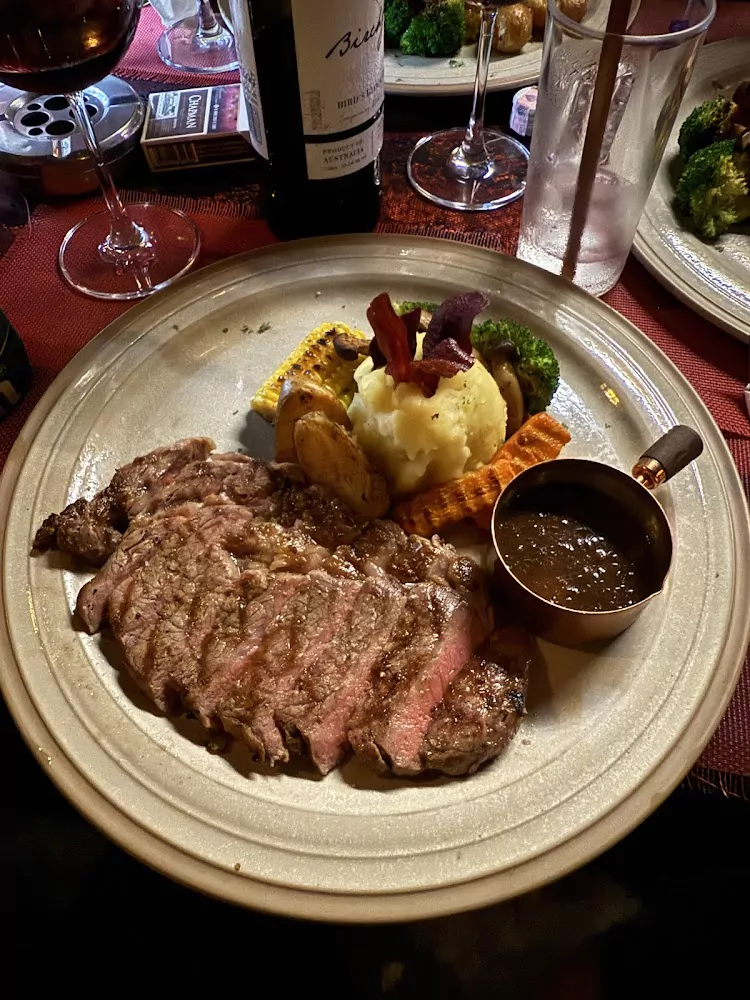 Раваи, Happy Jack GASTROBAR сходить