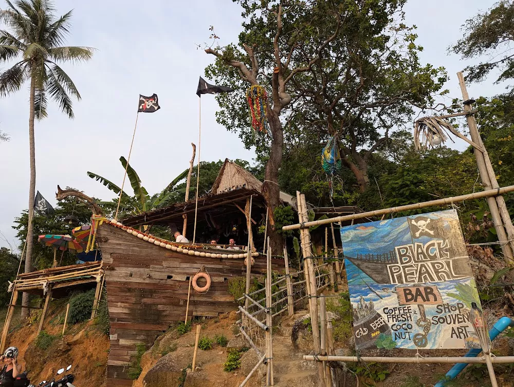 Ката, Black Pearl Art & Bar часы работы