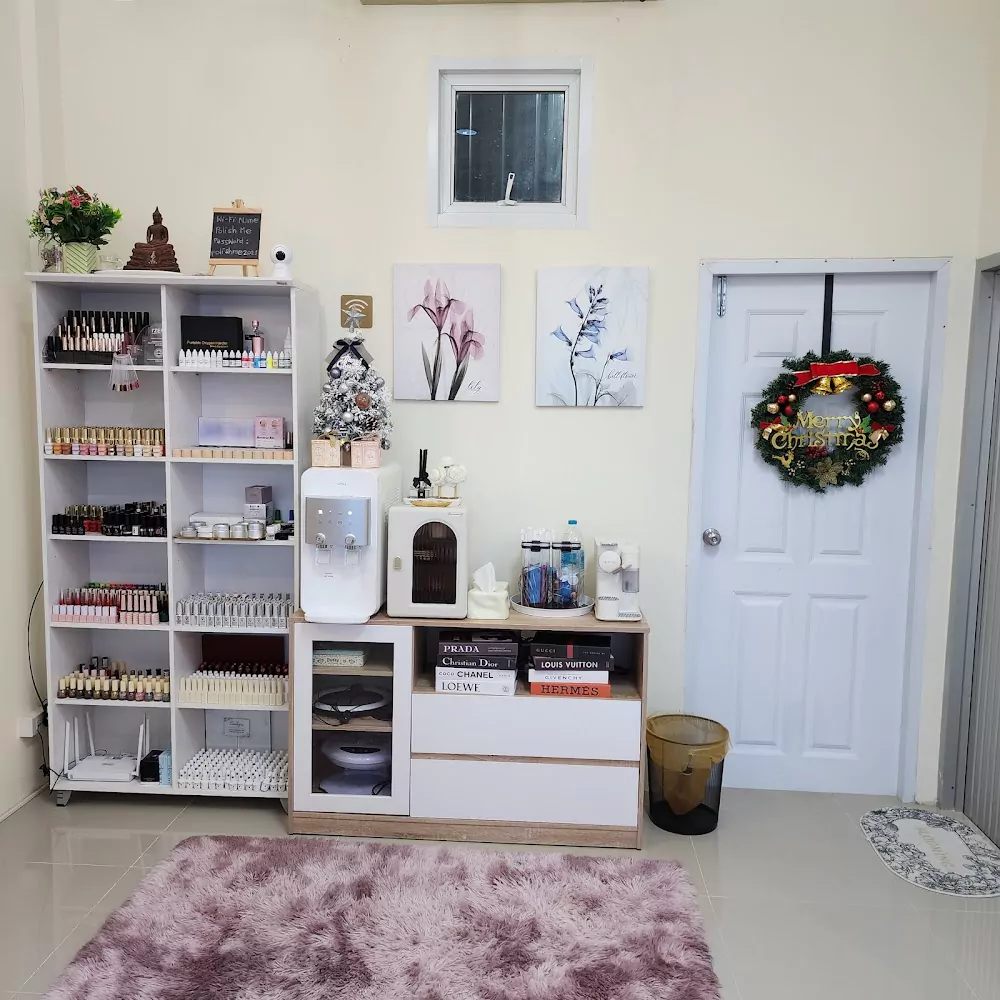 Чалонг, Polish Me Nails Studio посетить