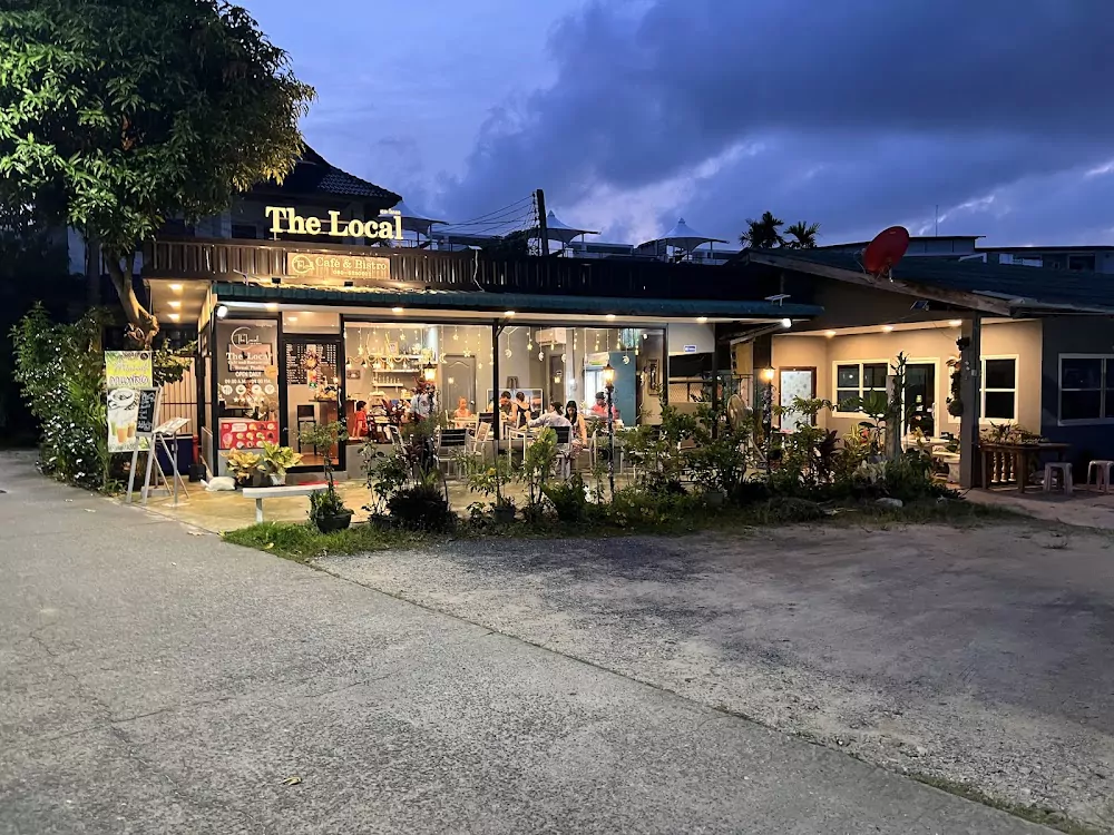 Раваи, The Local Cafe and Restaurant, Rawai Phuket фото