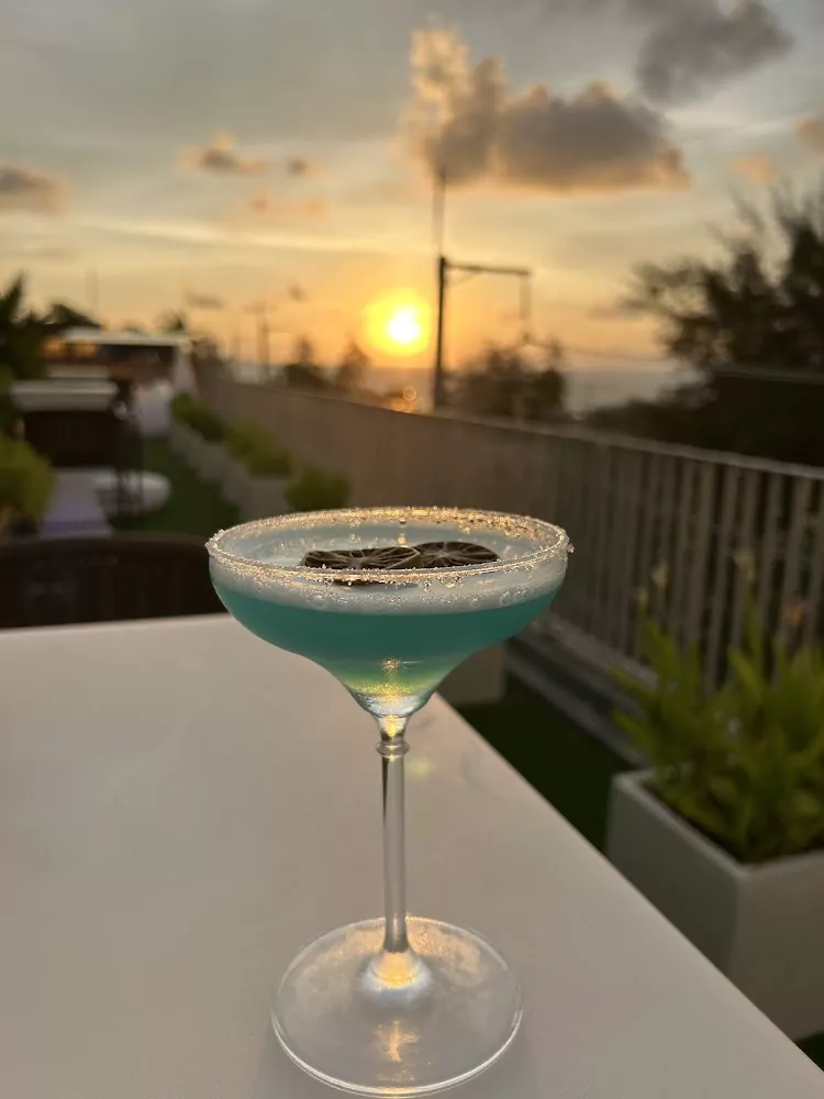 Карон, Halo Rooftop Bar найти