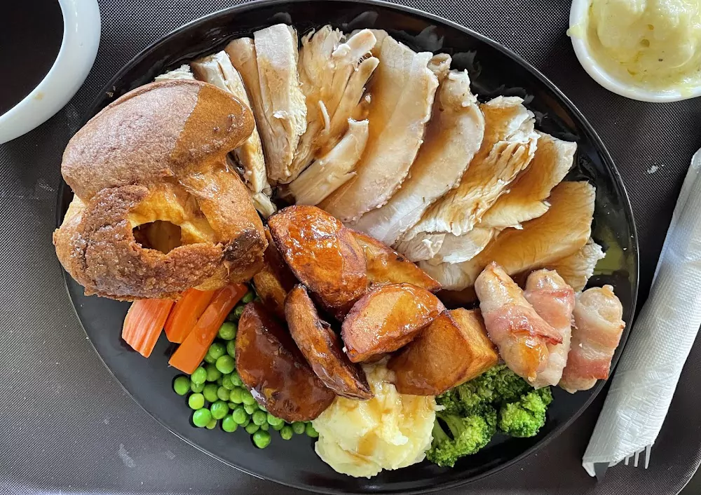 Раваи, Islander Sports Bar and Restaurant Rawai Phuket где находится