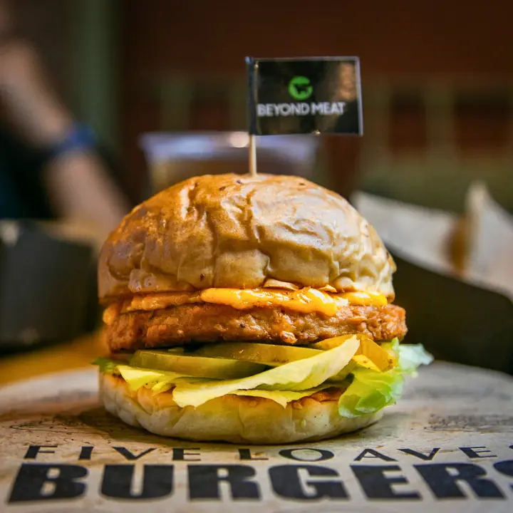 Банг Тао, Five Loaves Burgers & Cafe - Cherng Talay сходить