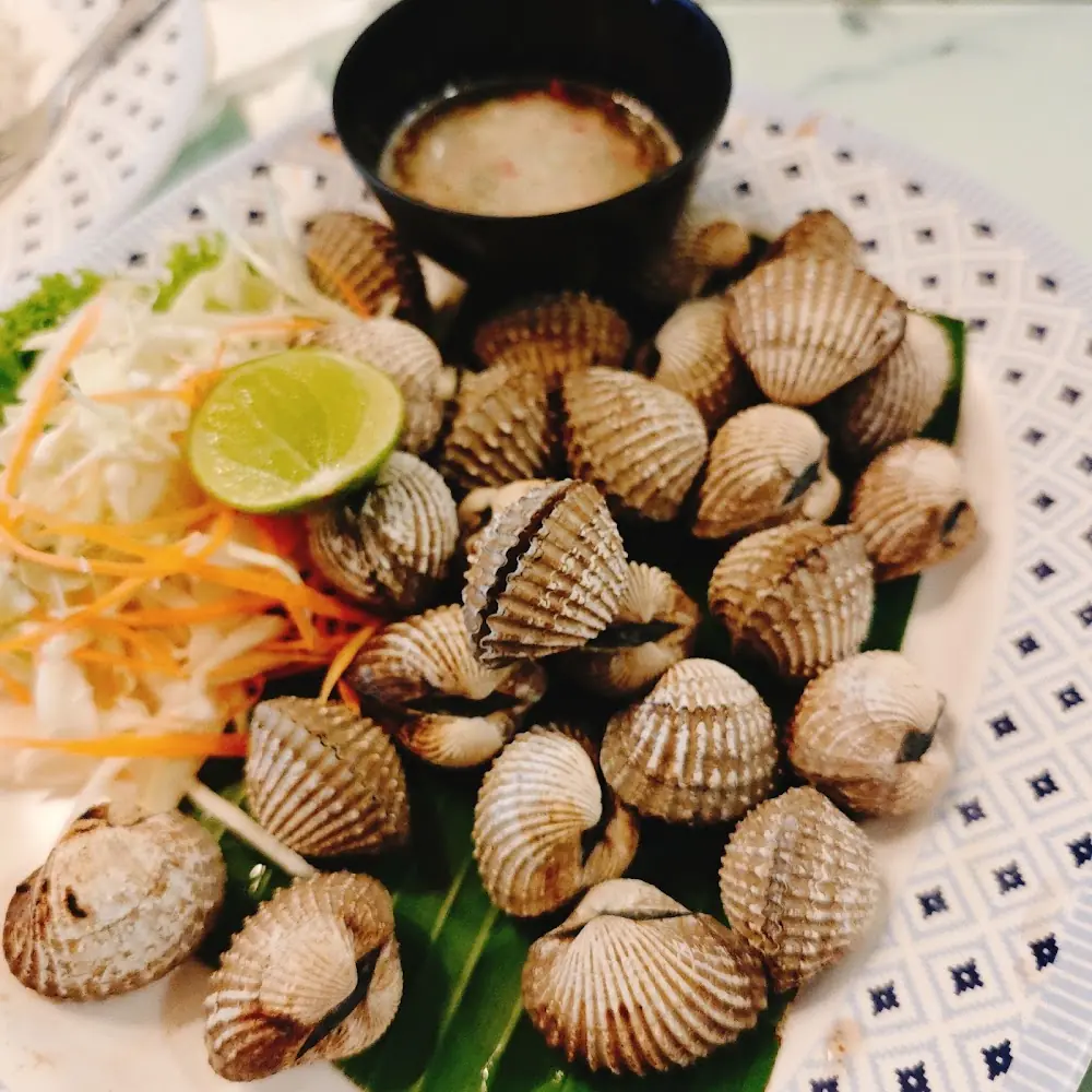 Patong, SIAM Phuket - Seafood Restaurant explore